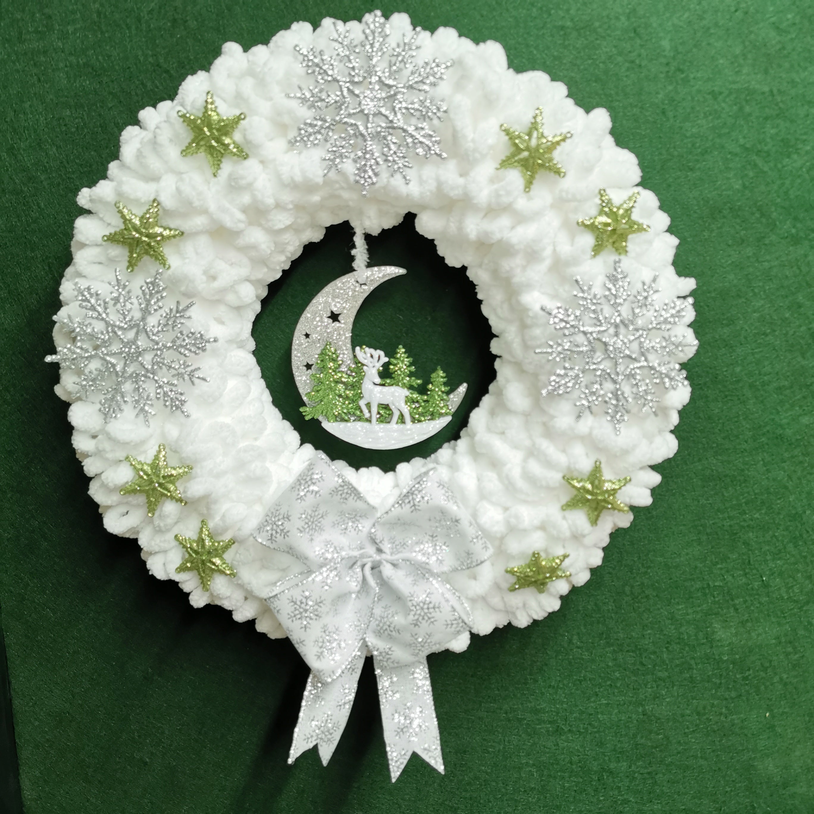Beautiful Handmade Woolen Christmas Wreath (40cm) – Rustic Craft